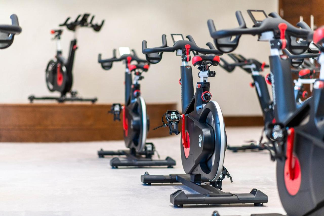 多哈阿尔梅斯拉豪华典藏水疗度假村 外观 照片 Indoor cycling bikes