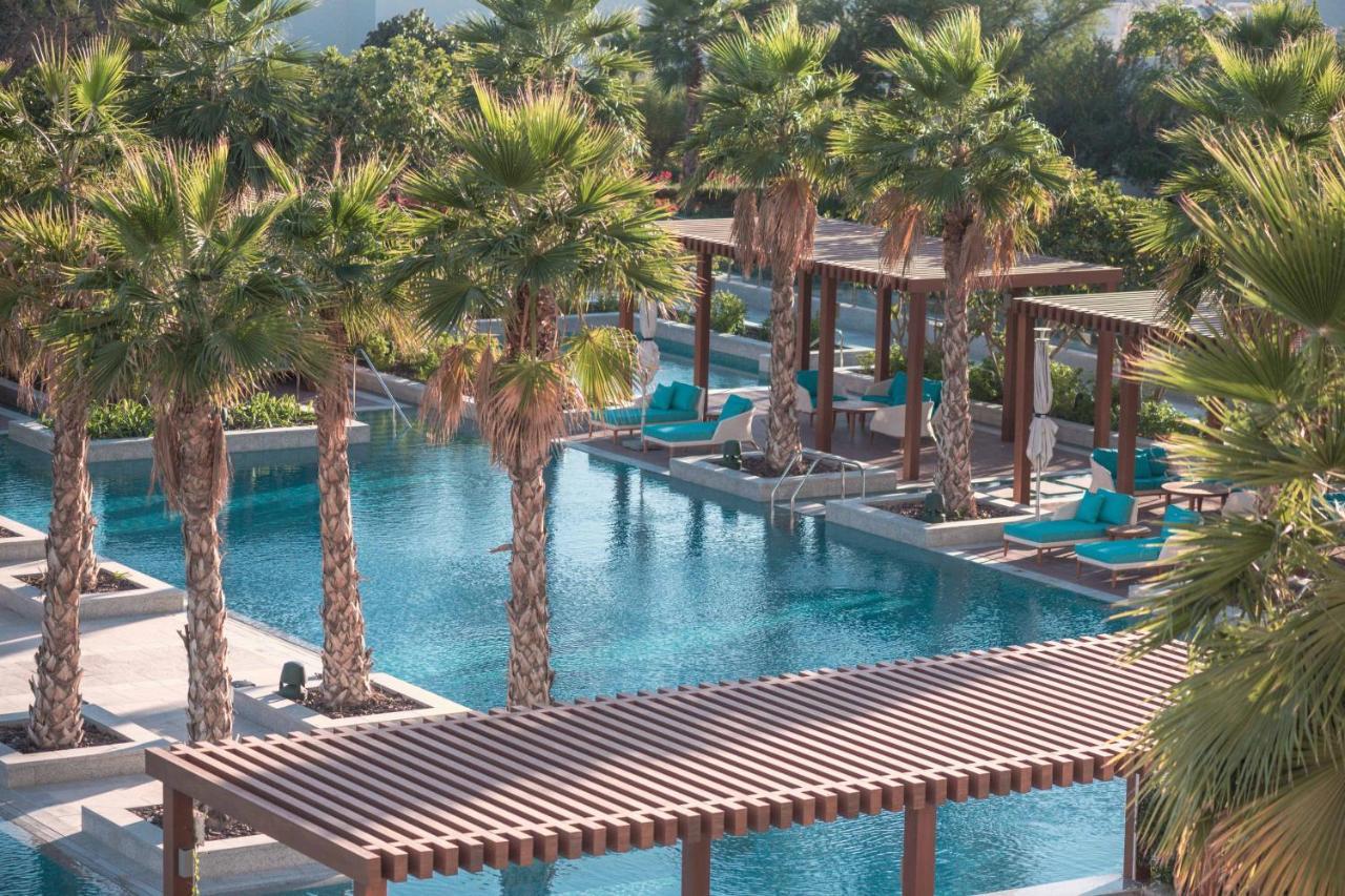 多哈阿尔梅斯拉豪华典藏水疗度假村 外观 照片 The swimming pool at the resort