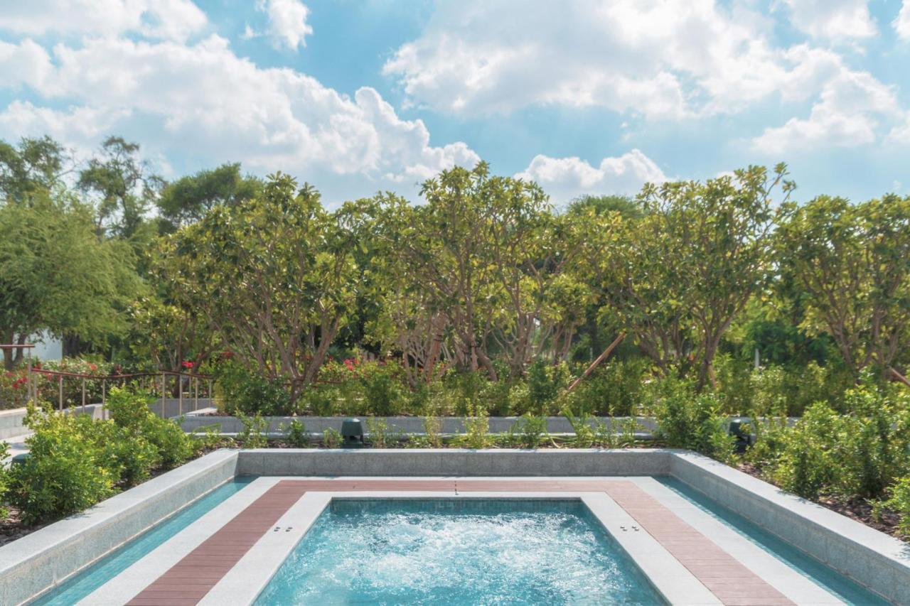 多哈阿尔梅斯拉豪华典藏水疗度假村 外观 照片 The swimming pool at the hotel